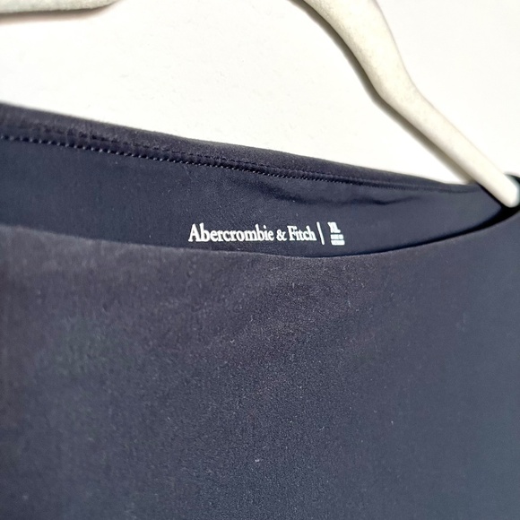 Abercrombie Womens Soft Matte Long-Sleeve Ruched Thong Bodysuit Black Size XL - Picture 2 of 7